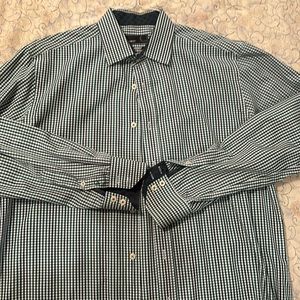 QUIETI 

Men’s long sleeve shirt Size Large